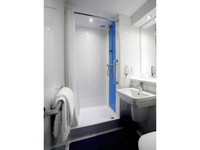 Travelodge Харрогейт Экстерьер фото